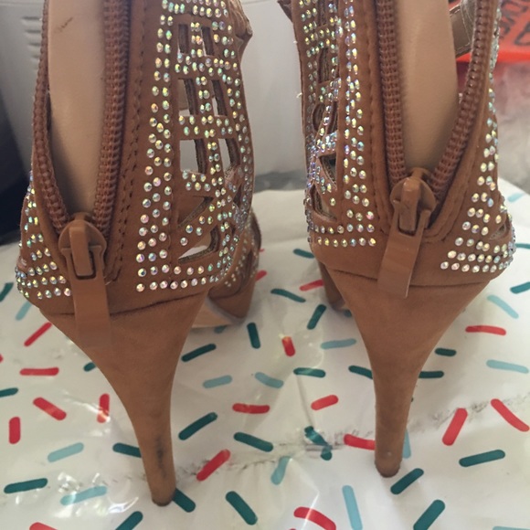 Velvet heels - Picture 5 of 8